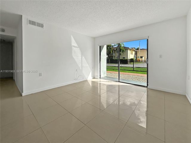 7000 NW 179th St 110, Hialeah, FL 33015