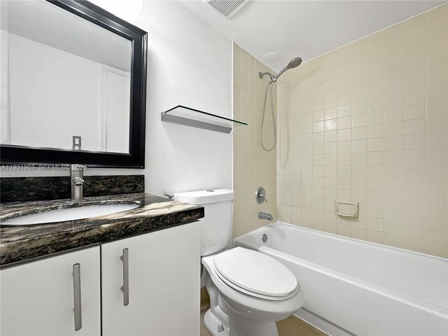 7000 NW 179th St 110, Hialeah, FL 33015