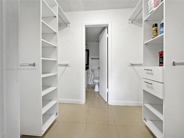 7000 NW 179th St 110, Hialeah, FL 33015