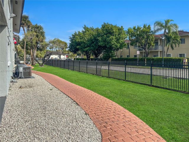 7000 NW 179th St 110, Hialeah, FL 33015