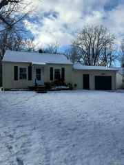 3307 S Kearsley Boulevard, Genesee Charter Township, MI 48506