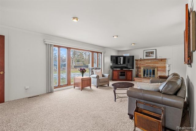 428 Sunnyside Drive, Flushing, MI 48433