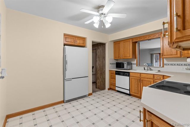 428 Sunnyside Drive, Flushing, MI 48433