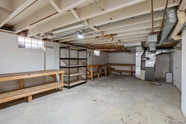 428 Sunnyside Drive, Flushing, MI 48433