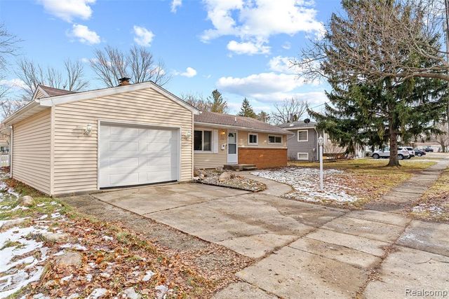 428 Sunnyside Drive, Flushing, MI 48433
