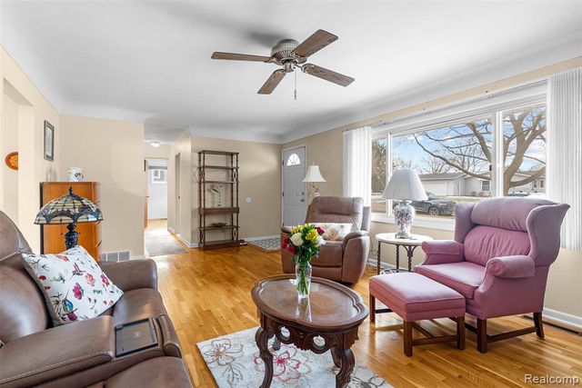 428 Sunnyside Drive, Flushing, MI 48433