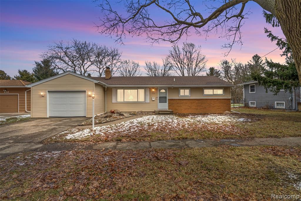 428 Sunnyside Drive, Flushing, MI 48433