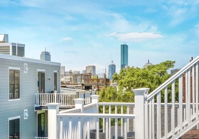 439 W 4th St 3, Boston, MA 02127