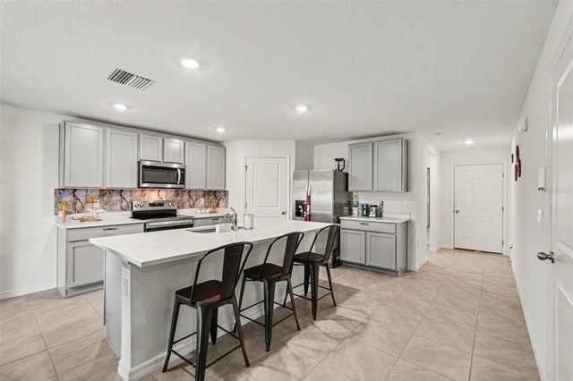 3601 CAPITAL RESERVE DRIVE, Plant City, FL 33565