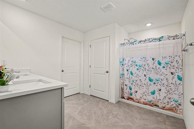 3601 CAPITAL RESERVE DRIVE, Plant City, FL 33565
