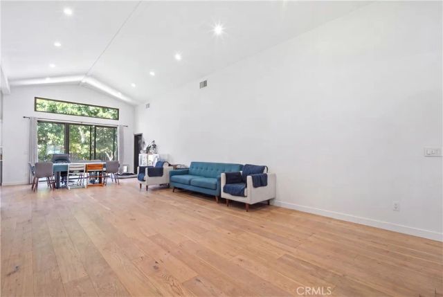 17713 Bullock St, Encino, CA 91316