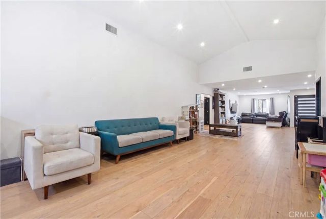 17713 Bullock St, Encino, CA 91316