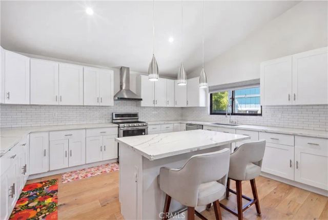 17713 Bullock St, Encino, CA 91316