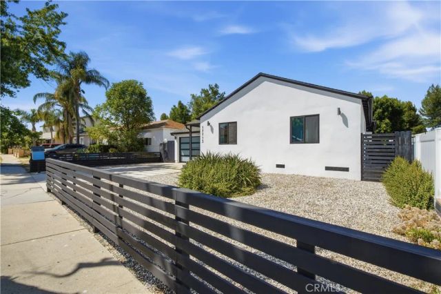 17713 Bullock St, Encino, CA 91316