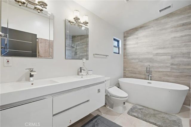 17713 Bullock St, Encino, CA 91316