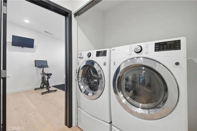 17713 Bullock St, Encino, CA 91316