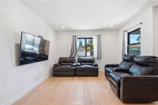 17713 Bullock St, Encino, CA 91316