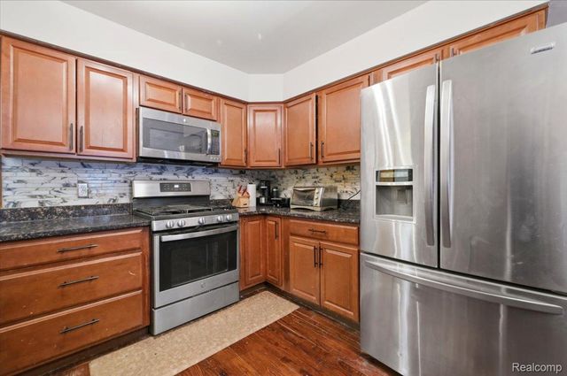 21428 Lundy Drive, Farmington, MI 48336