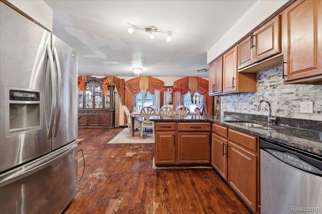 21428 Lundy Drive, Farmington, MI 48336