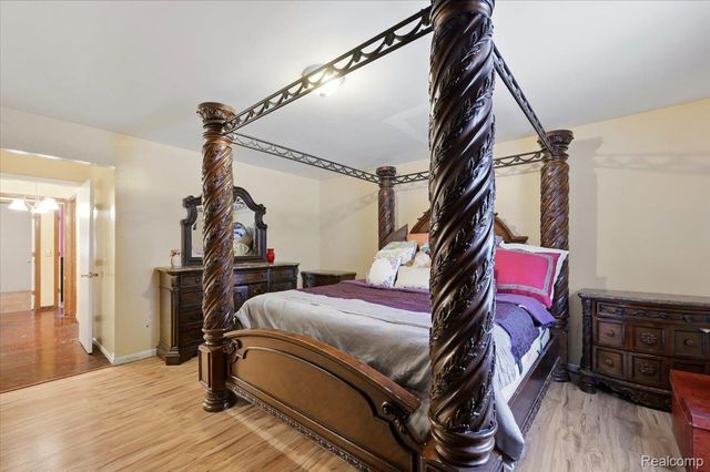 21428 Lundy Drive, Farmington, MI 48336