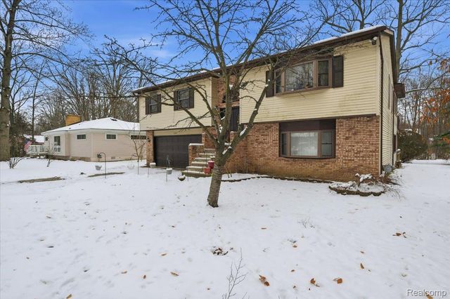 21428 Lundy Drive, Farmington, MI 48336