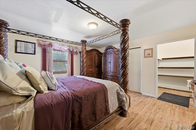 21428 Lundy Drive, Farmington, MI 48336