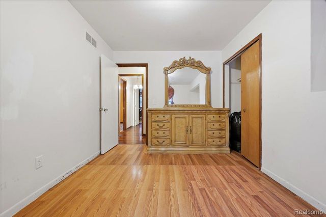 21428 Lundy Drive, Farmington, MI 48336