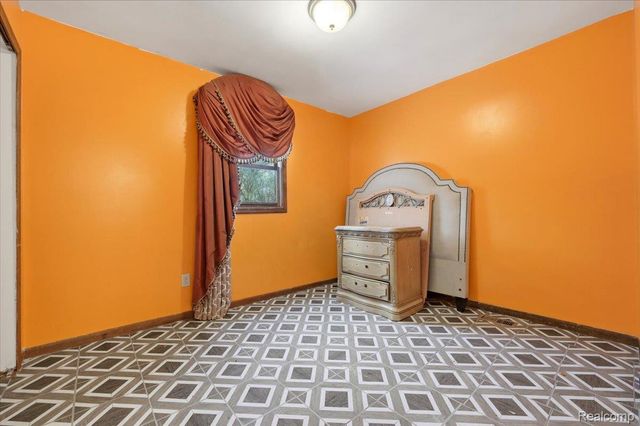 21428 Lundy Drive, Farmington, MI 48336