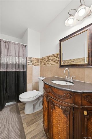 21428 Lundy Drive, Farmington, MI 48336