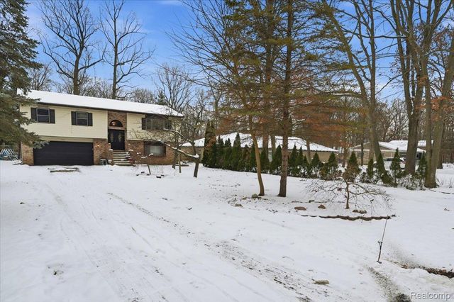 21428 Lundy Drive, Farmington, MI 48336