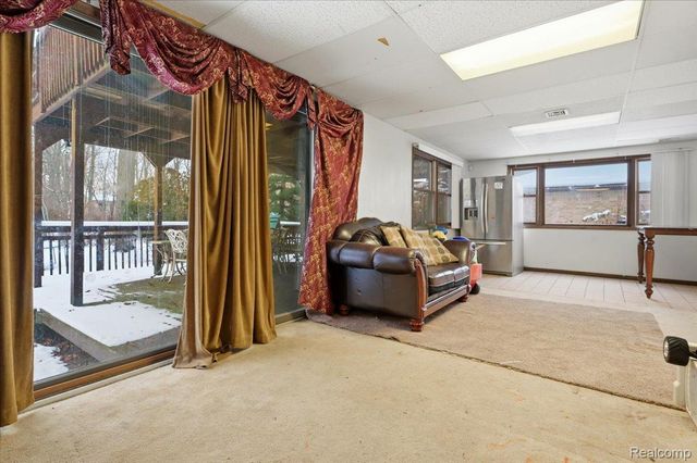 21428 Lundy Drive, Farmington, MI 48336