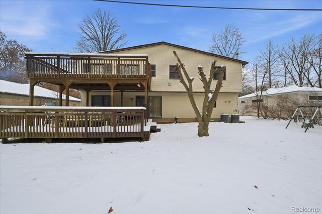 21428 Lundy Drive, Farmington, MI 48336