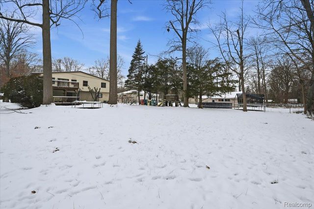 21428 Lundy Drive, Farmington, MI 48336