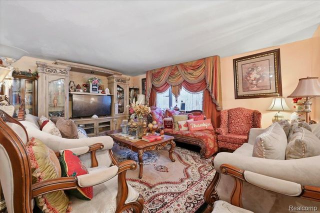 21428 Lundy Drive, Farmington, MI 48336