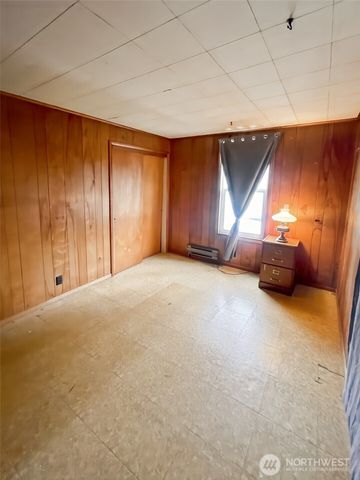 19 Fairley Street, Raymond, WA 98577