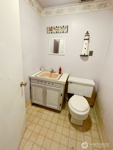 19 Fairley Street, Raymond, WA 98577