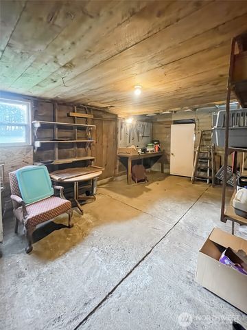 19 Fairley Street, Raymond, WA 98577