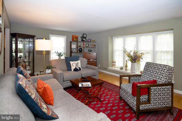 1353 VALLEE DR, West Deptford, NJ 08096