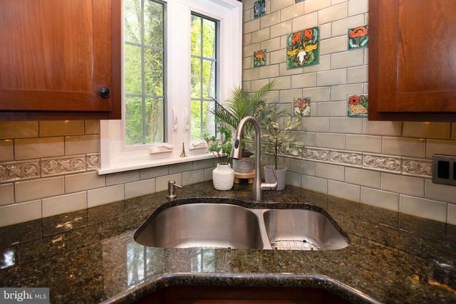 1353 VALLEE DR, West Deptford, NJ 08096