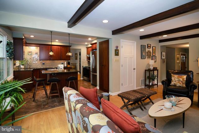 1353 VALLEE DR, West Deptford, NJ 08096