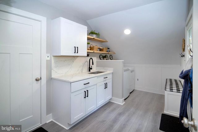 1353 VALLEE DR, West Deptford, NJ 08096