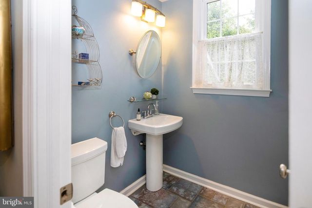 1353 VALLEE DR, West Deptford, NJ 08096