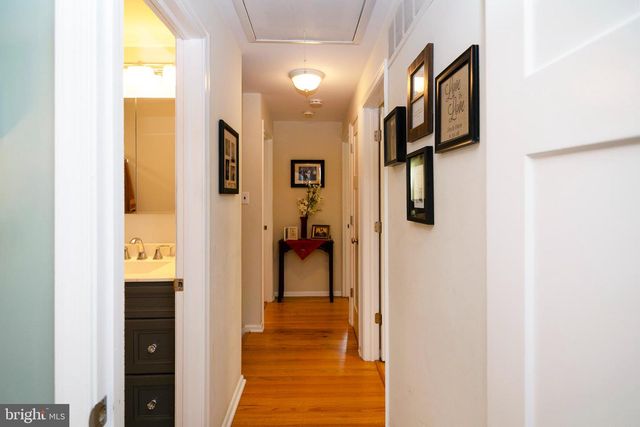 1353 VALLEE DR, West Deptford, NJ 08096