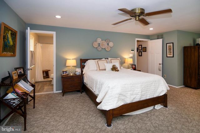 1353 VALLEE DR, West Deptford, NJ 08096