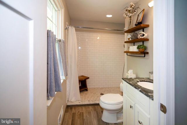 1353 VALLEE DR, West Deptford, NJ 08096