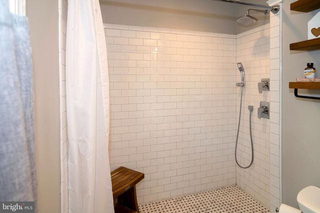 1353 VALLEE DR, West Deptford, NJ 08096