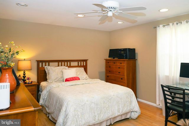 1353 VALLEE DR, West Deptford, NJ 08096