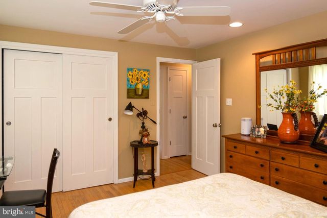 1353 VALLEE DR, West Deptford, NJ 08096