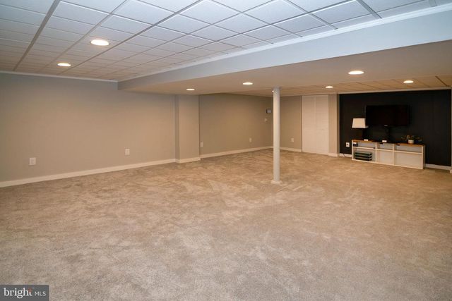 1353 VALLEE DR, West Deptford, NJ 08096