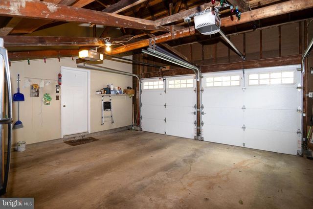 1353 VALLEE DR, West Deptford, NJ 08096